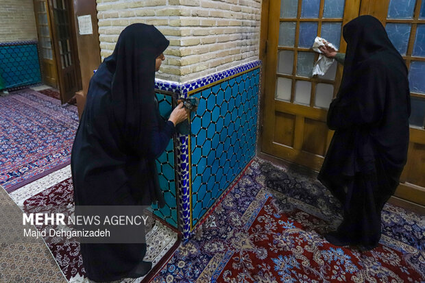 غبار روبی مسجد جامع کبیر یزد در آستانه ماه رمضان