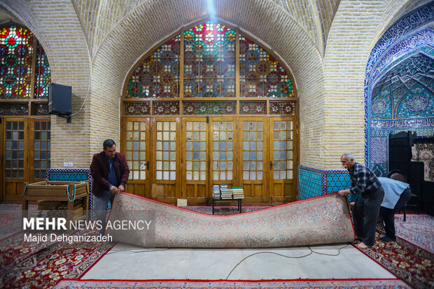 غبار روبی مسجد جامع کبیر یزد در آستانه ماه رمضان