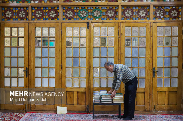 غبار روبی مسجد جامع کبیر یزد در آستانه ماه رمضان