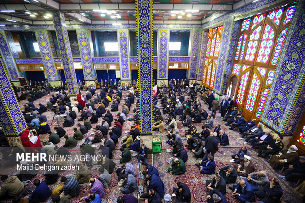 مراسم چهلم شهدای حوادث ۱۸ و ۱۹ دی‌ماه در یزد