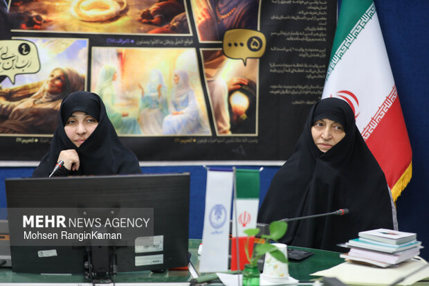 مراسم رونمایی از پرده روایتگری «هفت زن قرآنی»