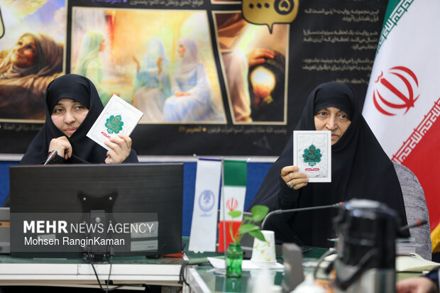 مراسم رونمایی از پرده روایتگری «هفت زن قرآنی»