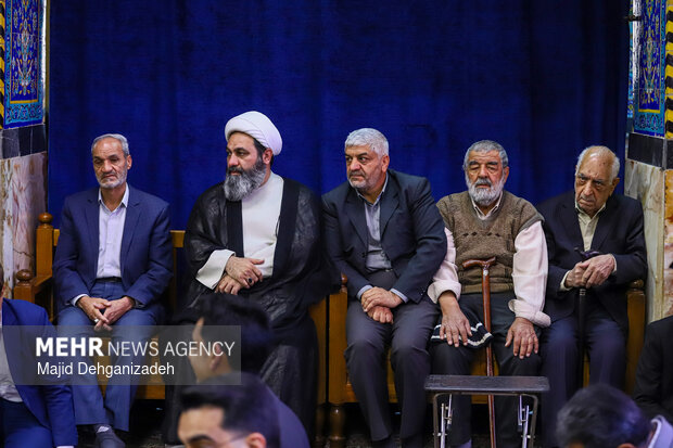 مراسم چهلم شهدای حوادث ۱۸ و ۱۹ دی‌ماه در یزد