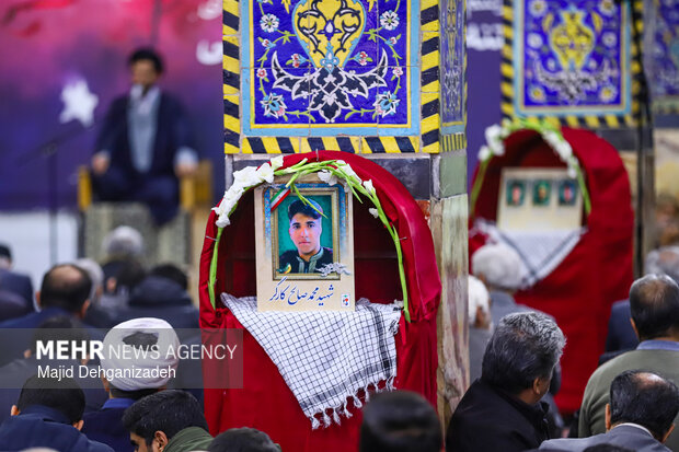 مراسم چهلم شهدای حوادث ۱۸ و ۱۹ دی‌ماه در یزد