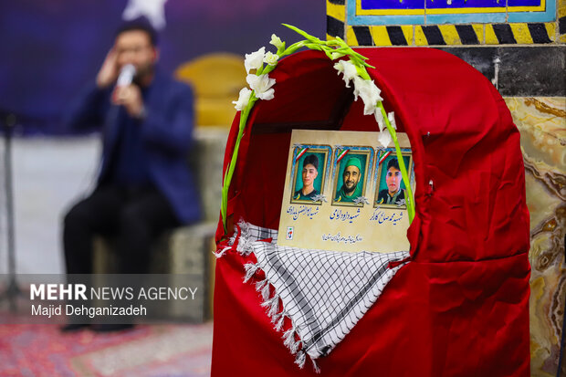 مراسم چهلم شهدای حوادث ۱۸ و ۱۹ دی‌ماه در یزد