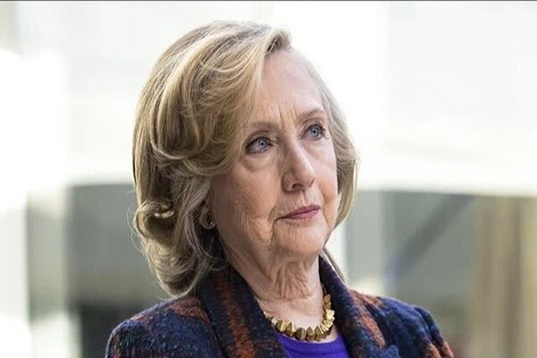 كلينتون: إدارة ترامب فرضت رقابة على وثائق إبستين