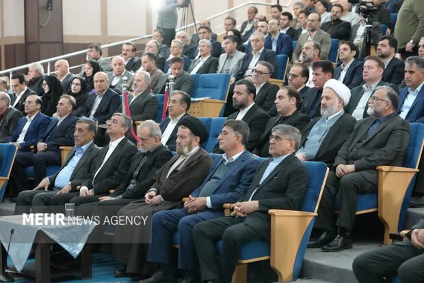 نشست رئیس جمهور با فعالان اقتصادی لرستان