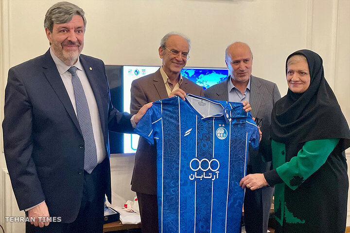 Uruguay presents football shirts to Iran in gesture of sporting friendship