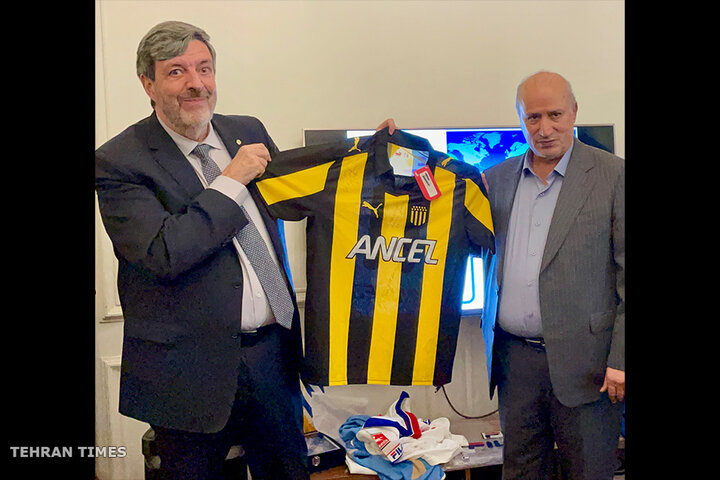 Uruguay presents football shirts to Iran in gesture of sporting friendship