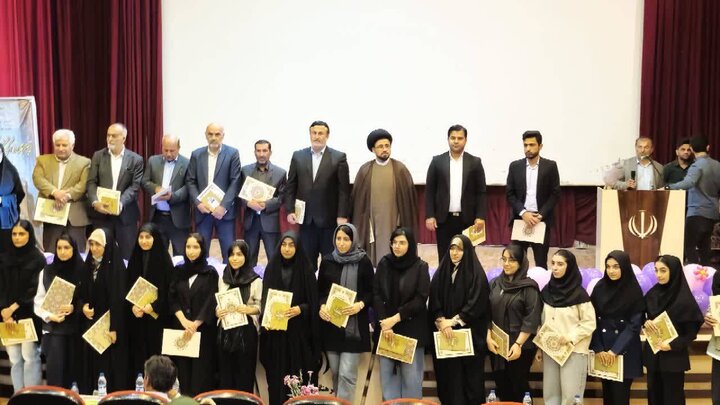 برگزیدگان کنکور در دیلم تجلیل شدند