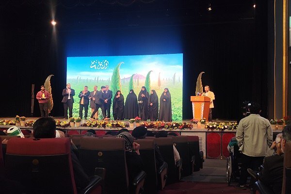 محور اصلی تقابل با دشمنان مسئله پیشرفت است