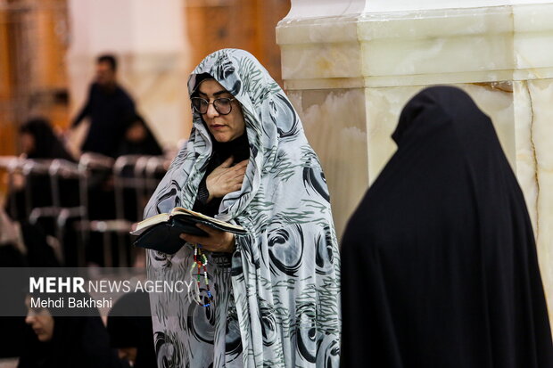 چهلم شهدای فتنه آمریکایی صهیونی در حرم بانوی کرامت