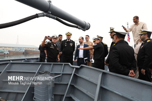 بازدید فرمانده منطقه یکم نیروی دریایی ارتش از ناو «استویسکی» روسیه در بندرعباس