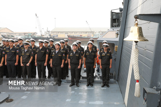 بازدید فرمانده منطقه یکم نیروی دریایی ارتش از ناو «استویسکی» روسیه در بندرعباس