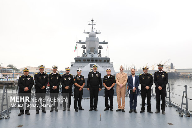 بازدید فرمانده منطقه یکم نیروی دریایی ارتش از ناو «استویسکی» روسیه در بندرعباس
