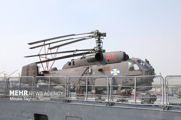 بازدید فرمانده منطقه یکم نیروی دریایی ارتش از ناو «استویسکی» روسیه در بندرعباس