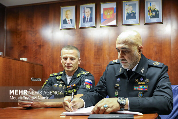 بازدید فرمانده منطقه یکم نیروی دریایی ارتش از ناو «استویسکی» روسیه در بندرعباس