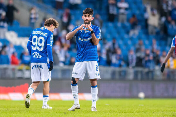 لخ،قلي،فنلاند،بازي،ليگ،گل،مصدوميت،لهستان