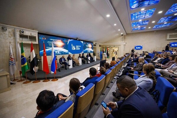 مد،بريكس،كشورهاي،لباس،عضو،گرجي،هويت،كنفرانس،فرهنگي،كارگروه،روان