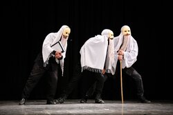 اجرای نمایش «زن خوب سچوان» در سنندج