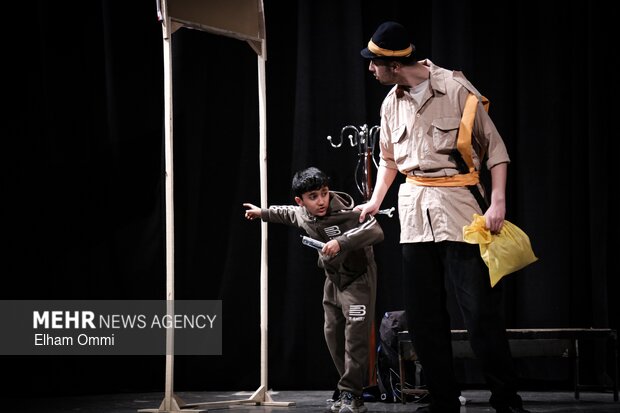 اجرای تئاتر زن خوب سچوان در سنندج
