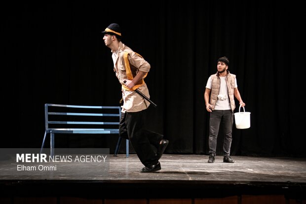 اجرای تئاتر زن خوب سچوان در سنندج