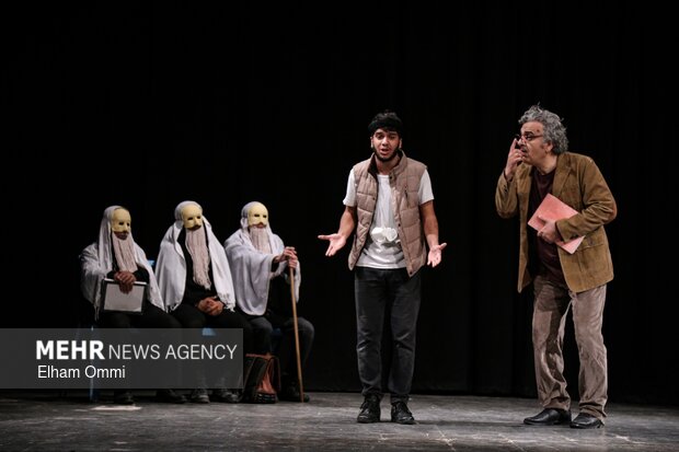 اجرای تئاتر زن خوب سچوان در سنندج