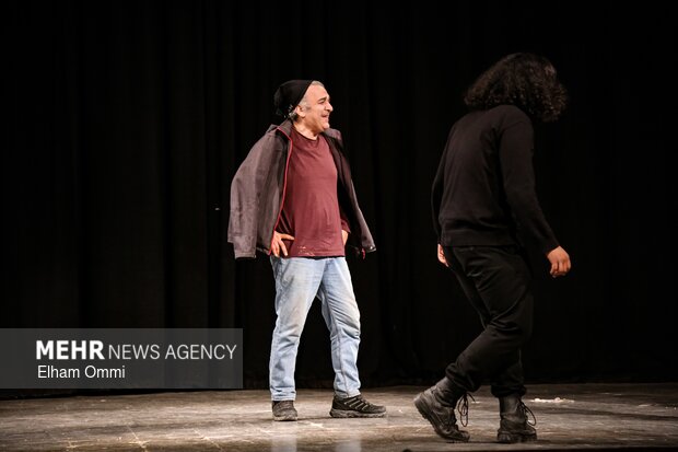 اجرای تئاتر زن خوب سچوان در سنندج