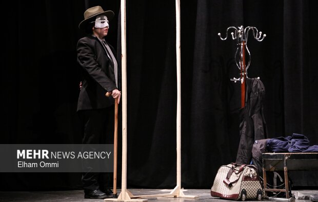 اجرای تئاتر زن خوب سچوان در سنندج