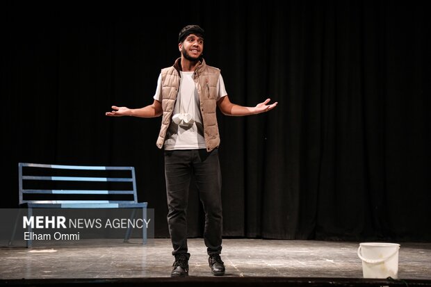 اجرای تئاتر زن خوب سچوان در سنندج