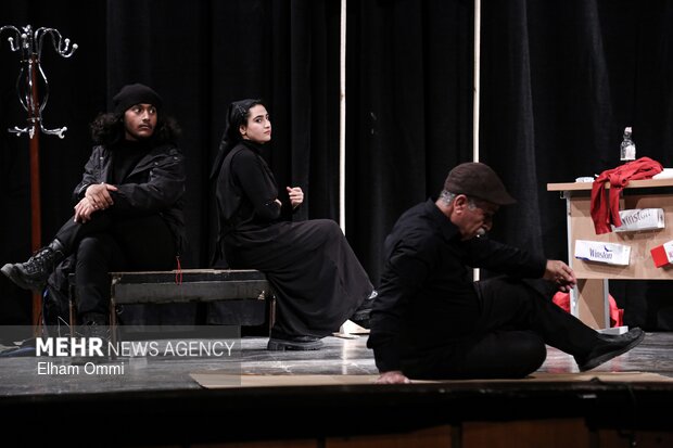 اجرای تئاتر زن خوب سچوان در سنندج
