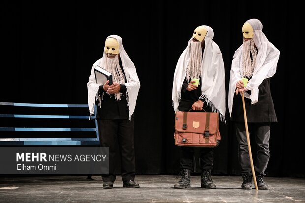 اجرای تئاتر زن خوب سچوان در سنندج