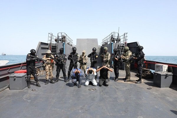 تمرين الافراج عن سفينة محتجزة، خلال مناورات ايران وروسيا البحرية