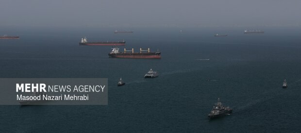 اجرای تمرین عکسبرداری هوایی (Photo Ex)و صورت‌بندی و آرایش‌های تاکتیکی در رزمایش مرکب دریایی ایران و روسیه