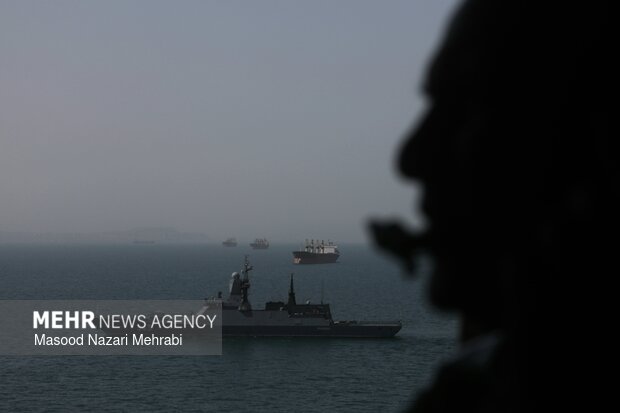 اجرای تمرین عکسبرداری هوایی (Photo Ex)و صورت‌بندی و آرایش‌های تاکتیکی در رزمایش مرکب دریایی ایران و روسیه