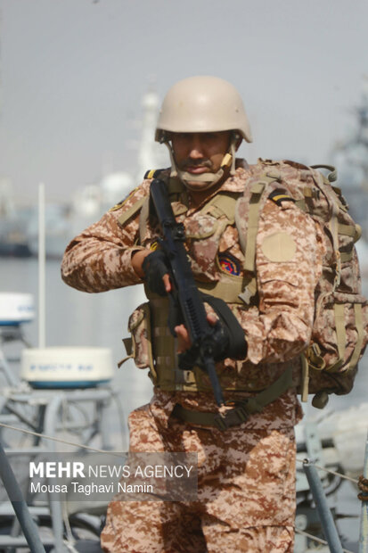 تمرین آزادسازی کشتی ربوده شده در رزمایش مرکب دریایی نیروهای دریایی ایران و فدراسیون روسیه