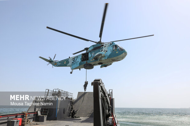 تمرین آزادسازی کشتی ربوده شده در رزمایش مرکب دریایی نیروهای دریایی ایران و فدراسیون روسیه