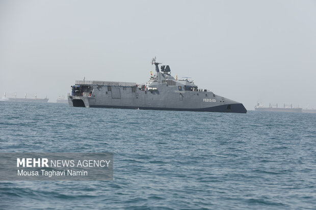 تمرین آزادسازی کشتی ربوده شده در رزمایش مرکب دریایی نیروهای دریایی ایران و فدراسیون روسیه