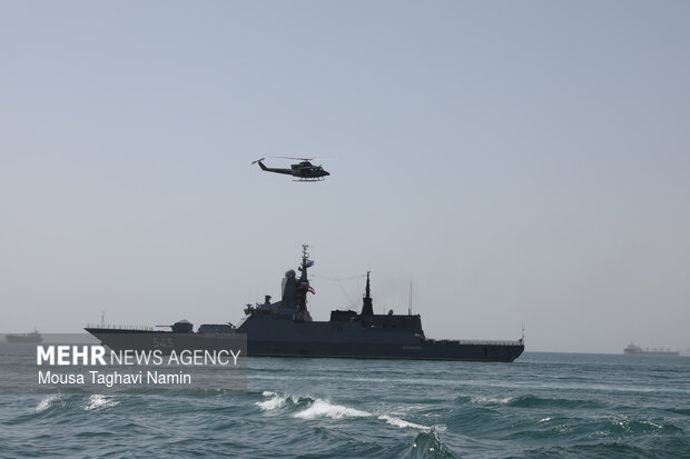 تمرین آزادسازی کشتی ربوده شده در رزمایش مرکب دریایی نیروهای دریایی ایران و فدراسیون روسیه