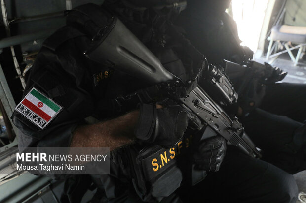 تمرین آزادسازی کشتی ربوده شده در رزمایش مرکب دریایی نیروهای دریایی ایران و فدراسیون روسیه