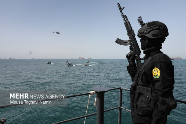 تمرین آزادسازی کشتی ربوده شده در رزمایش مرکب دریایی نیروهای دریایی ایران و فدراسیون روسیه