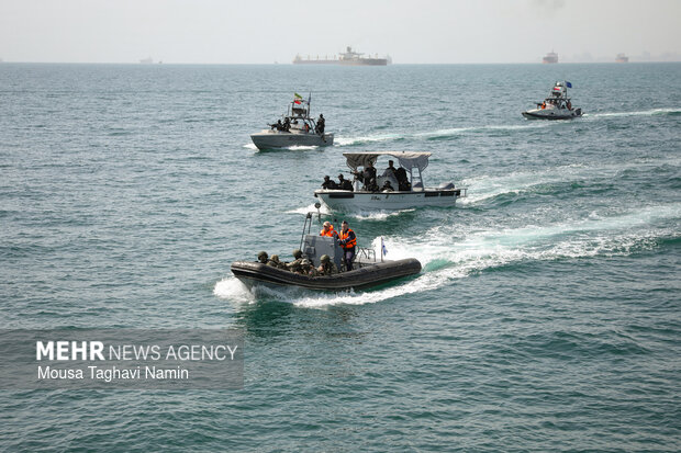 تمرین آزادسازی کشتی ربوده شده در رزمایش مرکب دریایی نیروهای دریایی ایران و فدراسیون روسیه