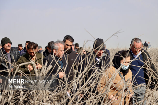 بازدید دبیر کارگروه ملی نجات دریاچه ارومیه از پروژه‌های تثبیت ریزگردهای حاشیه دریاچه