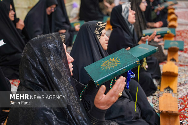 مراسم جزء خوانی قرآن کریم در حرم شاهچراغ(ع)