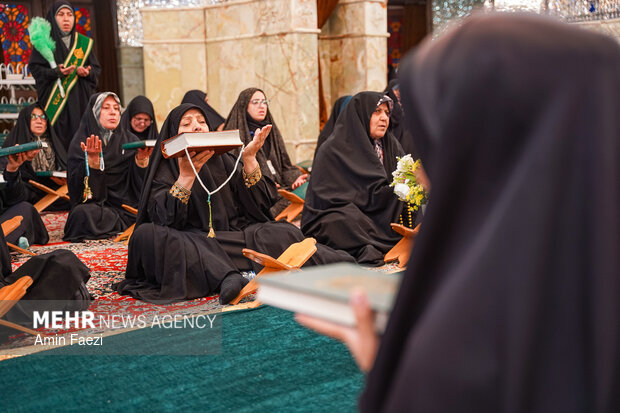 مراسم جزء خوانی قرآن کریم در حرم شاهچراغ(ع)