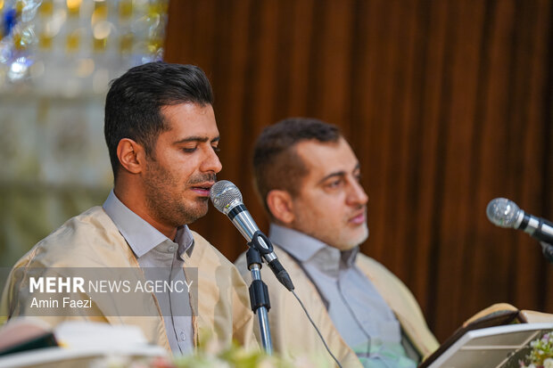 مراسم جزء خوانی قرآن کریم در حرم شاهچراغ(ع)