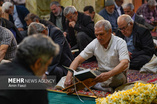 مراسم جزء خوانی قرآن کریم در حرم شاهچراغ(ع)