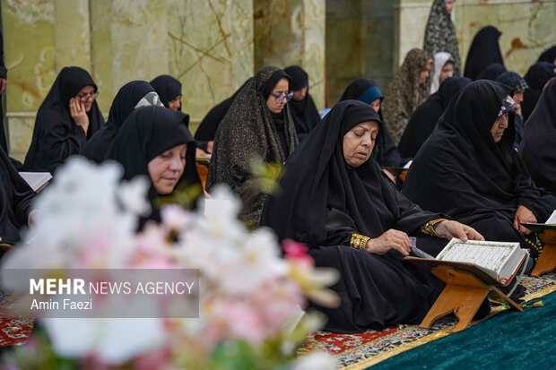 مراسم جزء خوانی قرآن کریم در حرم شاهچراغ(ع)