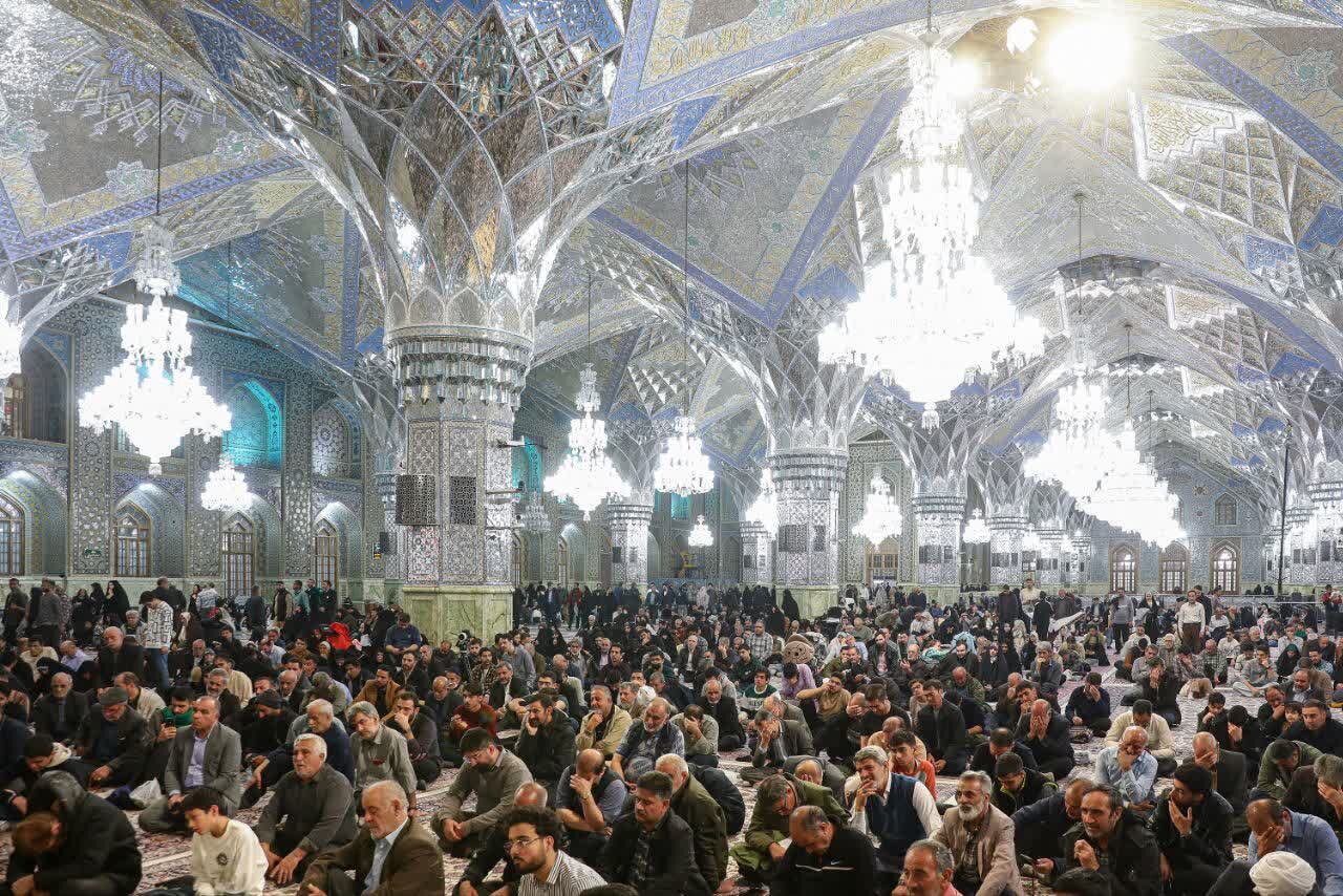 ویژه برنامه مناجات خوانی شب اول ماه رمضان در حرم امام رضا(ع)