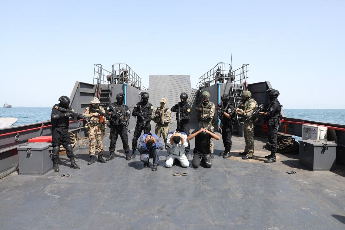 تمرین آزادسازی کشتی ربوده شده در رزمایش مرکب دریایی ایران و روسیه